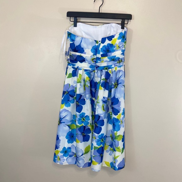 Strapless Blue Floral Dress w/ Pockets NWT - Picture 2 of 4